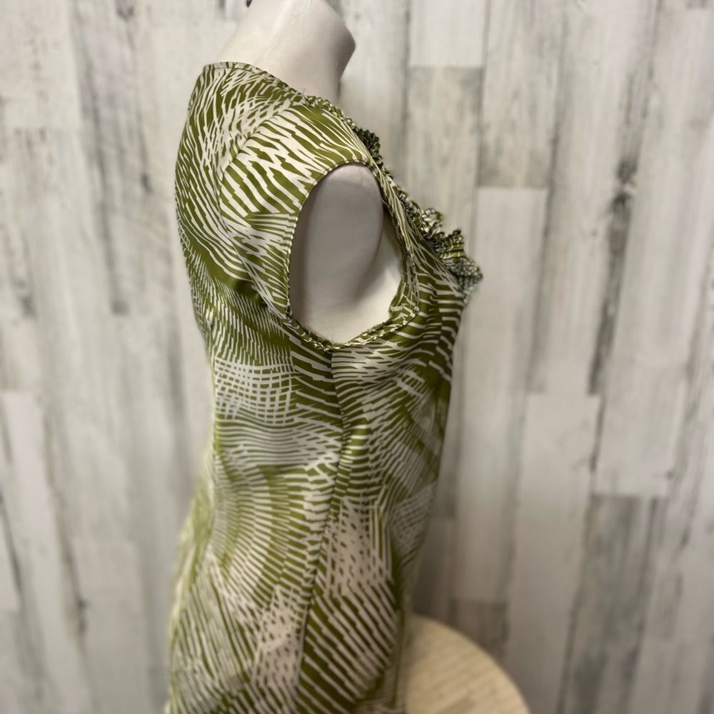 Green blouse  - Picture 5 of 7